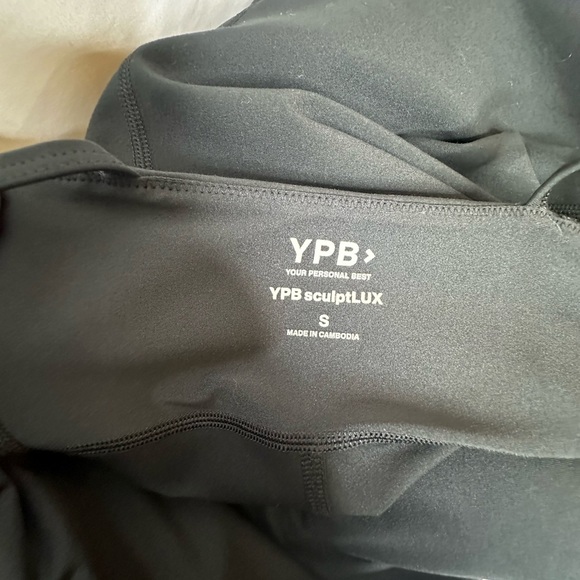 Chic Black Sleeveless Romper - Picture 5 of 6